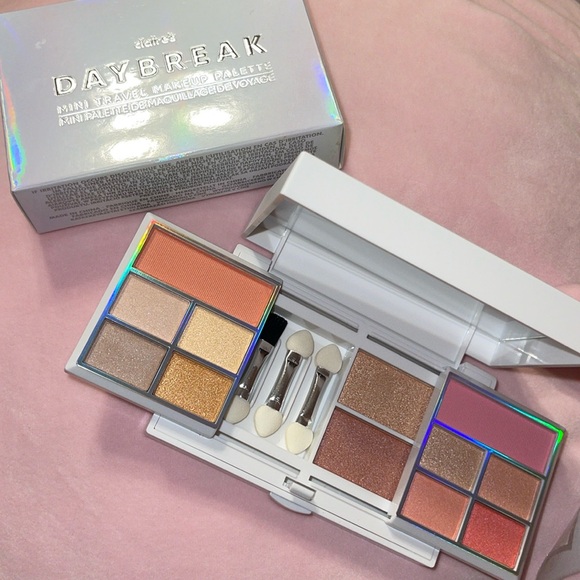 Claire's Other - Mini Travel Makeup Palette